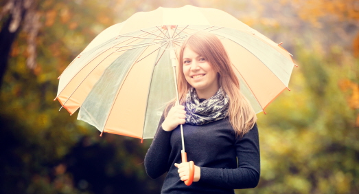 Kvinna med paraply 